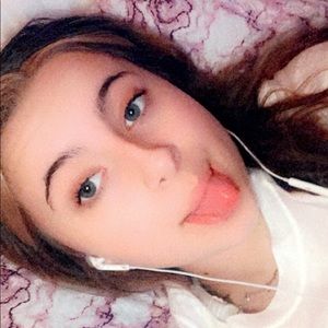 Meet your Posher, Ashlie